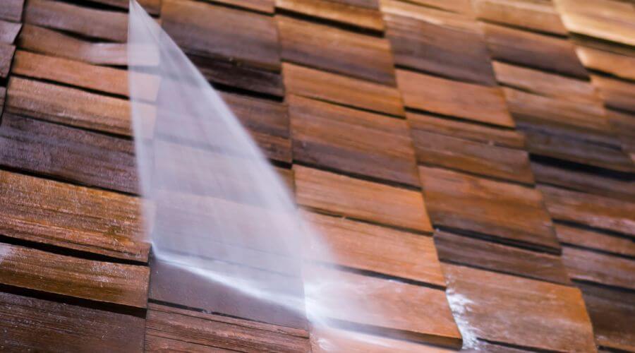 Professional gutter cleaning in Richgrove, CA